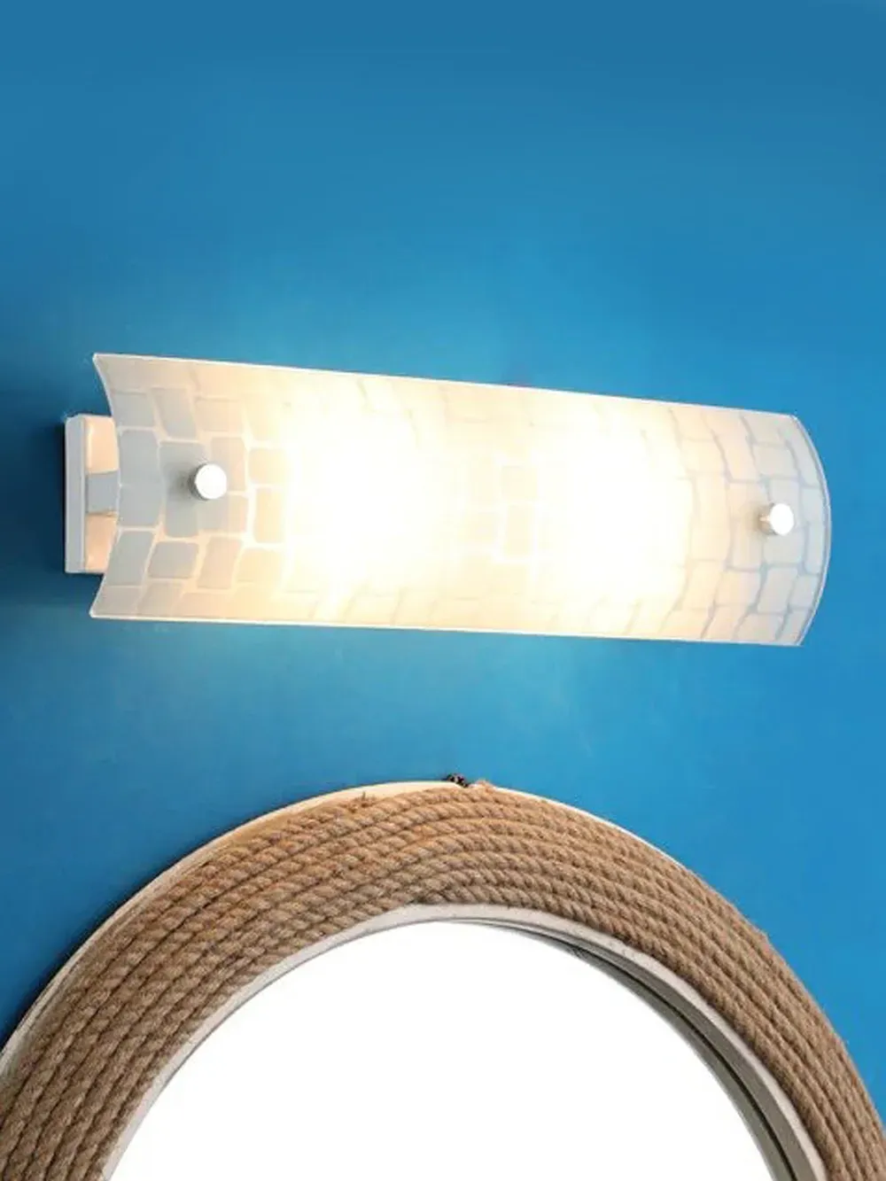 Sleek & Stylish Checkered Mirror Light